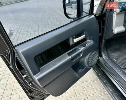 Черный Тойота ФЖ Крузер, объемом двигателя 4 л и пробегом 137 тыс. км за 40900 $, фото 50 на Automoto.ua