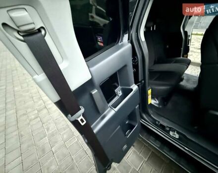 Черный Тойота ФЖ Крузер, объемом двигателя 4 л и пробегом 137 тыс. км за 40900 $, фото 27 на Automoto.ua