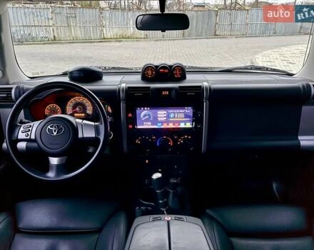 Черный Тойота ФЖ Крузер, объемом двигателя 4 л и пробегом 137 тыс. км за 40900 $, фото 53 на Automoto.ua