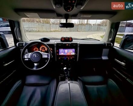 Черный Тойота ФЖ Крузер, объемом двигателя 4 л и пробегом 137 тыс. км за 40900 $, фото 58 на Automoto.ua