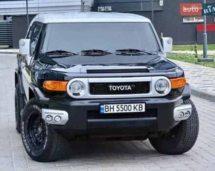 Черный Тойота ФЖ Крузер, объемом двигателя 4 л и пробегом 137 тыс. км за 40900 $, фото 1 на Automoto.ua