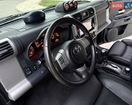 Черный Тойота ФЖ Крузер, объемом двигателя 4 л и пробегом 137 тыс. км за 40900 $, фото 77 на Automoto.ua