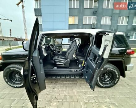 Черный Тойота ФЖ Крузер, объемом двигателя 4 л и пробегом 137 тыс. км за 40900 $, фото 32 на Automoto.ua