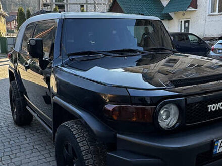 Тойота ФЖ Крузер 2006 в Яремче на Automoto.ua Черный Тойота ФЖ Крузер, объемом двигателя 4 л и пробегом 170 тыс. км за 21000 $, фото 1 на Automoto.ua