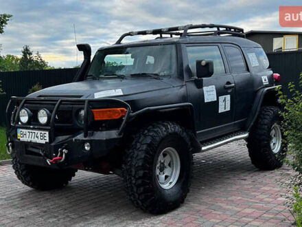 Тойота ФЖ Крузер 2007 в Киеве на Automoto.ua Черный Тойота ФЖ Крузер, объемом двигателя 4 л и пробегом 99 тыс. км за 25000 $, фото 1 на Automoto.ua