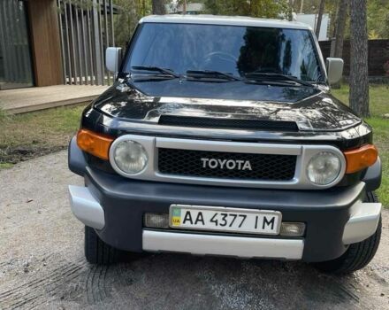 Черный Тойота ФЖ Крузер, объемом двигателя 4 л и пробегом 160 тыс. км за 19181 $, фото 1 на Automoto.ua