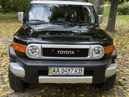 Черный Тойота ФЖ Крузер, объемом двигателя 4 л и пробегом 277 тыс. км за 20400 $, фото 1 на Automoto.ua