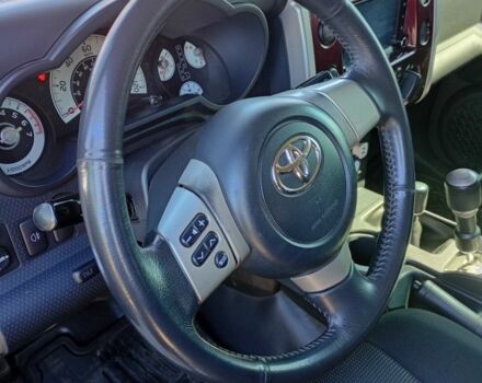 Красный Тойота ФЖ Крузер, объемом двигателя 4 л и пробегом 245 тыс. км за 19500 $, фото 9 на Automoto.ua