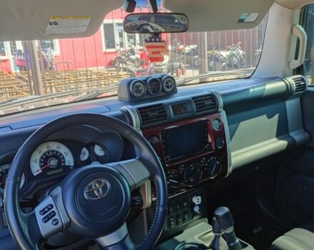 Красный Тойота ФЖ Крузер, объемом двигателя 4 л и пробегом 245 тыс. км за 19500 $, фото 11 на Automoto.ua