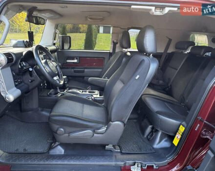 Червоний Тойота ФЖ Крузер, об'ємом двигуна 3.96 л та пробігом 193 тис. км за 29300 $, фото 4 на Automoto.ua