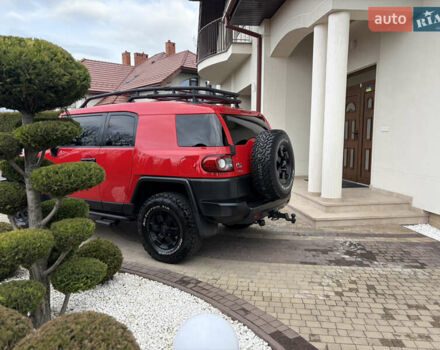 Красный Тойота ФЖ Крузер, объемом двигателя 3.96 л и пробегом 190 тыс. км за 32000 $, фото 5 на Automoto.ua