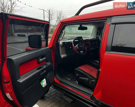 Червоний Тойота ФЖ Крузер, об'ємом двигуна 4 л та пробігом 180 тис. км за 36000 $, фото 4 на Automoto.ua