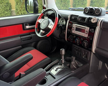 Красный Тойота ФЖ Крузер, объемом двигателя 3.96 л и пробегом 190 тыс. км за 32000 $, фото 29 на Automoto.ua