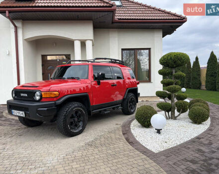 Красный Тойота ФЖ Крузер, объемом двигателя 3.96 л и пробегом 190 тыс. км за 32000 $, фото 3 на Automoto.ua