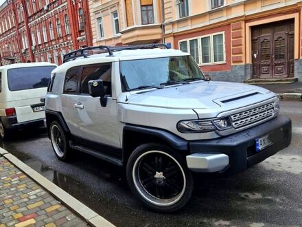 Тойота ФЖ Крузер 2007 в Харькове на Automoto.ua Тойота ФЖ Крузер, объемом двигателя 40 л и пробегом 176 тыс. км за 16500 $, фото 1 на Automoto.ua