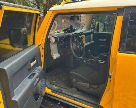 Желтый Тойота ФЖ Крузер, объемом двигателя 4 л и пробегом 200 тыс. км за 22000 $, фото 6 на Automoto.ua