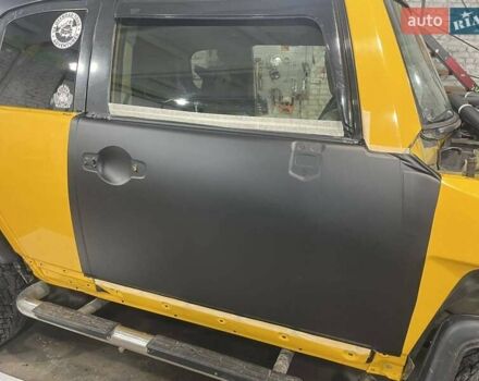 Желтый Тойота ФЖ Крузер, объемом двигателя 3.96 л и пробегом 161 тыс. км за 25900 $, фото 38 на Automoto.ua