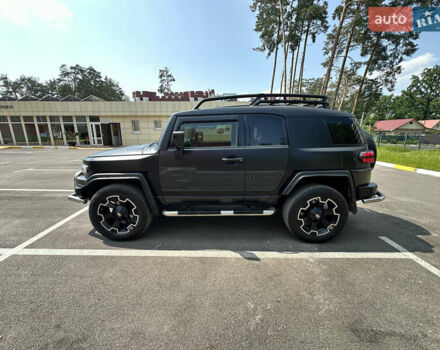 Желтый Тойота ФЖ Крузер, объемом двигателя 3.96 л и пробегом 161 тыс. км за 25900 $, фото 5 на Automoto.ua