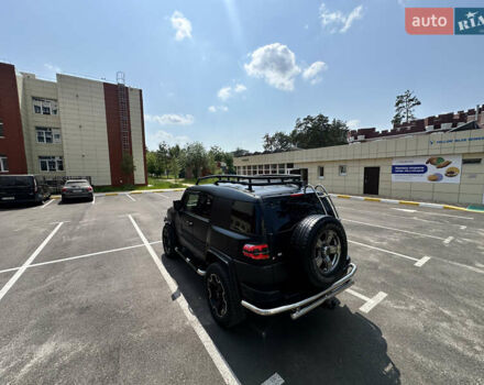 Желтый Тойота ФЖ Крузер, объемом двигателя 3.96 л и пробегом 161 тыс. км за 25900 $, фото 7 на Automoto.ua