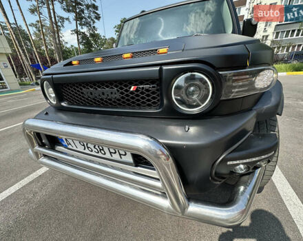 Желтый Тойота ФЖ Крузер, объемом двигателя 3.96 л и пробегом 161 тыс. км за 25900 $, фото 15 на Automoto.ua