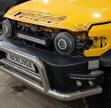 Желтый Тойота ФЖ Крузер, объемом двигателя 3.96 л и пробегом 161 тыс. км за 25900 $, фото 41 на Automoto.ua