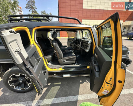 Желтый Тойота ФЖ Крузер, объемом двигателя 3.96 л и пробегом 161 тыс. км за 25900 $, фото 16 на Automoto.ua