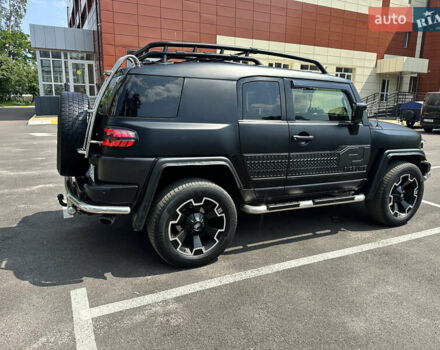 Желтый Тойота ФЖ Крузер, объемом двигателя 3.96 л и пробегом 161 тыс. км за 25900 $, фото 11 на Automoto.ua