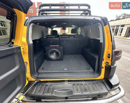 Желтый Тойота ФЖ Крузер, объемом двигателя 3.96 л и пробегом 161 тыс. км за 25900 $, фото 28 на Automoto.ua