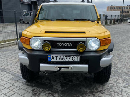 Тойота ФЖ Крузер 2006 в Ивано-Франковске на Automoto.ua Желтый Тойота ФЖ Крузер, объемом двигателя 4 л и пробегом 184 тыс. км за 27500 $, фото 1 на Automoto.ua