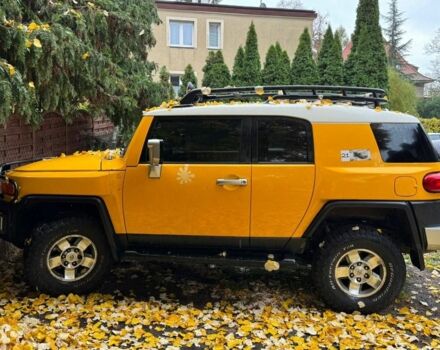 Желтый Тойота ФЖ Крузер, объемом двигателя 4 л и пробегом 200 тыс. км за 22000 $, фото 1 на Automoto.ua