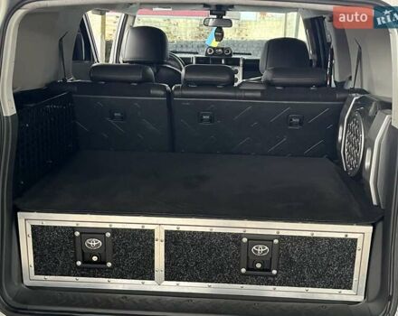 Серый Тойота ФЖ Крузер, объемом двигателя 3.96 л и пробегом 271 тыс. км за 26099 $, фото 42 на Automoto.ua