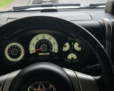 Серый Тойота ФЖ Крузер, объемом двигателя 3.96 л и пробегом 240 тыс. км за 20500 $, фото 4 на Automoto.ua