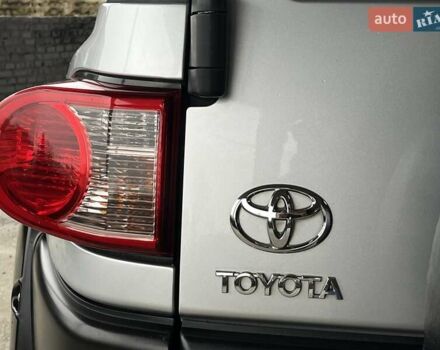 Серый Тойота ФЖ Крузер, объемом двигателя 3.96 л и пробегом 271 тыс. км за 26099 $, фото 13 на Automoto.ua