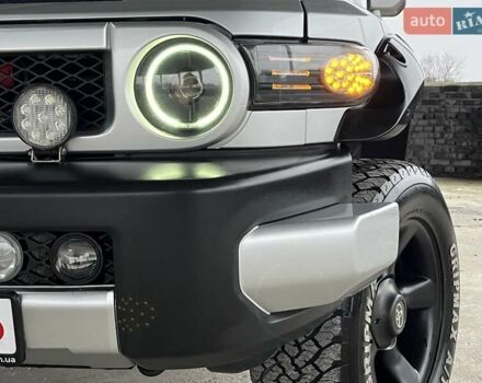 Серый Тойота ФЖ Крузер, объемом двигателя 3.96 л и пробегом 271 тыс. км за 26099 $, фото 5 на Automoto.ua