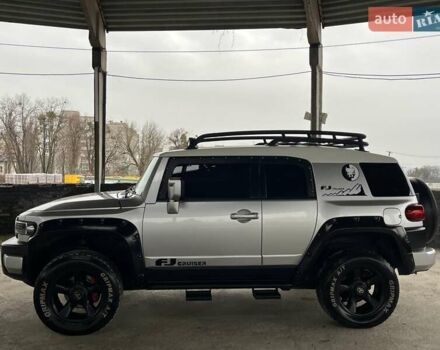 Серый Тойота ФЖ Крузер, объемом двигателя 3.96 л и пробегом 271 тыс. км за 26099 $, фото 7 на Automoto.ua