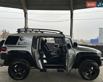 Серый Тойота ФЖ Крузер, объемом двигателя 3.96 л и пробегом 271 тыс. км за 26099 $, фото 17 на Automoto.ua