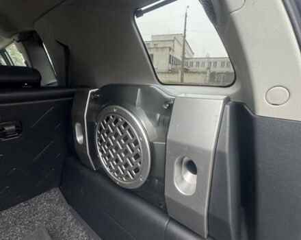 Серый Тойота ФЖ Крузер, объемом двигателя 3.96 л и пробегом 252 тыс. км за 18500 $, фото 10 на Automoto.ua