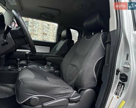 Серый Тойота ФЖ Крузер, объемом двигателя 3.96 л и пробегом 403 тыс. км за 18290 $, фото 8 на Automoto.ua