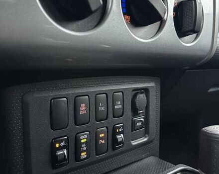 Серый Тойота ФЖ Крузер, объемом двигателя 3.96 л и пробегом 403 тыс. км за 18290 $, фото 23 на Automoto.ua