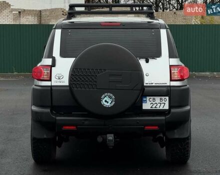 Серый Тойота ФЖ Крузер, объемом двигателя 3.96 л и пробегом 235 тыс. км за 19000 $, фото 3 на Automoto.ua