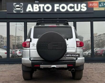 Серый Тойота ФЖ Крузер, объемом двигателя 3.96 л и пробегом 403 тыс. км за 18290 $, фото 6 на Automoto.ua