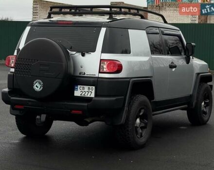 Серый Тойота ФЖ Крузер, объемом двигателя 3.96 л и пробегом 235 тыс. км за 19000 $, фото 4 на Automoto.ua