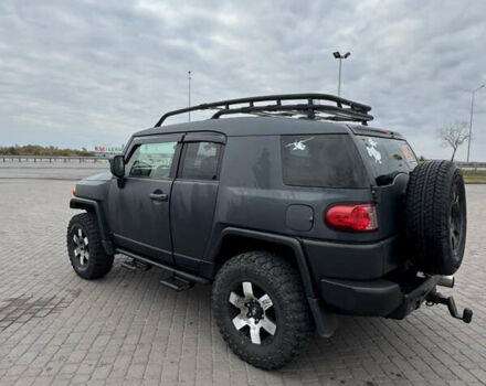 Серый Тойота ФЖ Крузер, объемом двигателя 3.96 л и пробегом 268 тыс. км за 23500 $, фото 4 на Automoto.ua