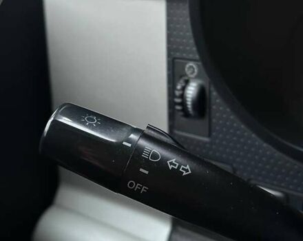 Серый Тойота ФЖ Крузер, объемом двигателя 3.96 л и пробегом 403 тыс. км за 18290 $, фото 17 на Automoto.ua