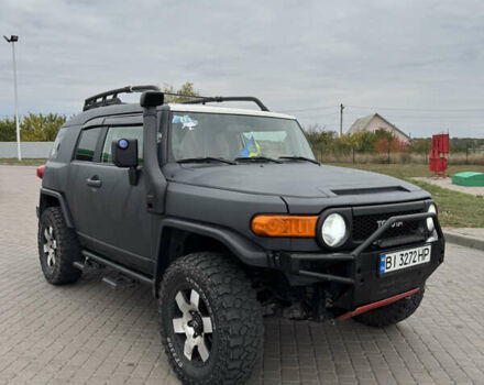 Серый Тойота ФЖ Крузер, объемом двигателя 3.96 л и пробегом 268 тыс. км за 23500 $, фото 2 на Automoto.ua