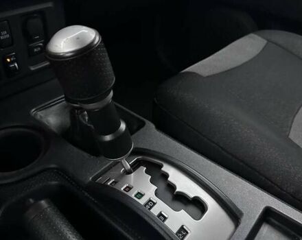 Серый Тойота ФЖ Крузер, объемом двигателя 3.96 л и пробегом 403 тыс. км за 18290 $, фото 21 на Automoto.ua