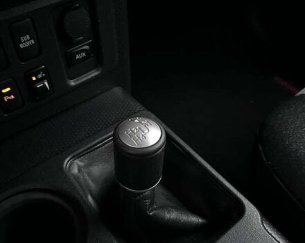 Серый Тойота ФЖ Крузер, объемом двигателя 3.96 л и пробегом 403 тыс. км за 18290 $, фото 22 на Automoto.ua