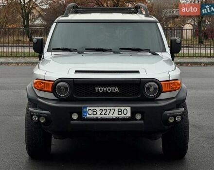 Серый Тойота ФЖ Крузер, объемом двигателя 3.96 л и пробегом 235 тыс. км за 19000 $, фото 6 на Automoto.ua