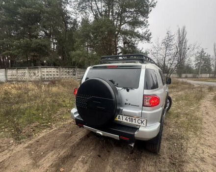 Серый Тойота ФЖ Крузер, объемом двигателя 3.96 л и пробегом 252 тыс. км за 18500 $, фото 4 на Automoto.ua