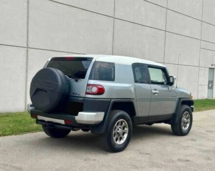 Серый Тойота ФЖ Крузер, объемом двигателя 4 л и пробегом 93 тыс. км за 8000 $, фото 6 на Automoto.ua